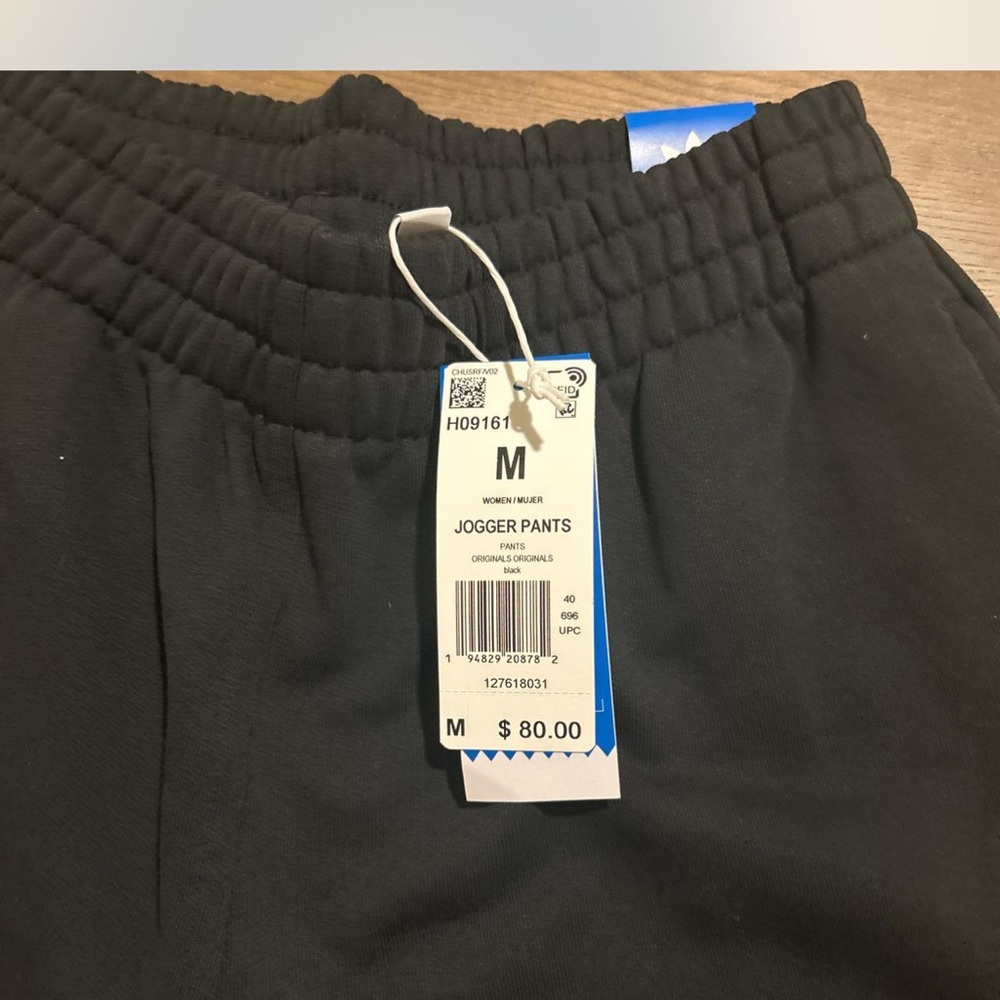 Black Adidas joggers #adidas #joggers